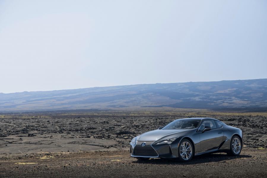  Lexus LC500h 2017 года  (NA) (фото 21 из 40)